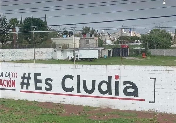 Diputados de Morena se adjudican espectaculares en apoyo a Sheinbaum