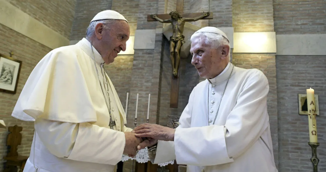 Papa emérito Benedicto está 'muy enfermo', revela el Vaticano