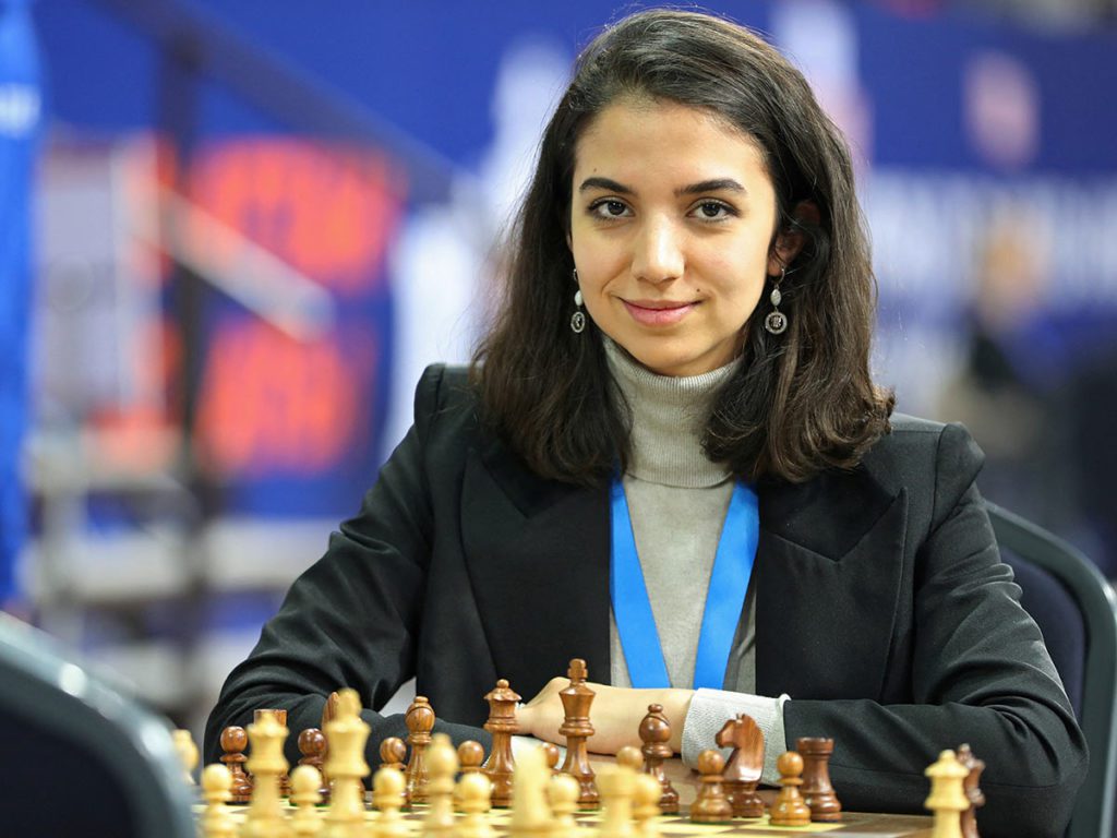 Irán se desliga de ajedrecista que participó sin hiyab en el Mundial en Kazajistán