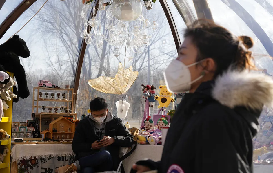 EU considera restringir entrada de viajeros procedentes de China por aumento de COVID-19