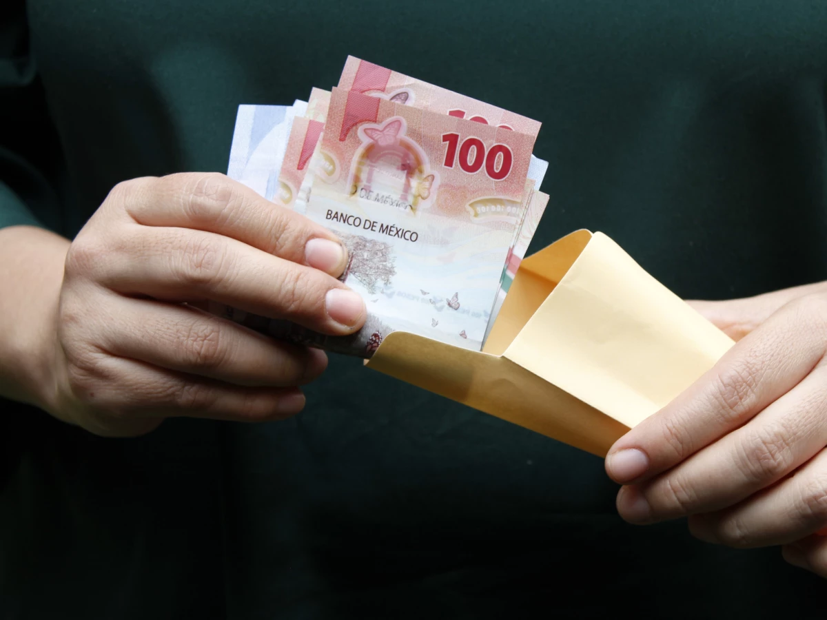 AMLO promete que salario mínimo aumentará en 90% para el próximo año