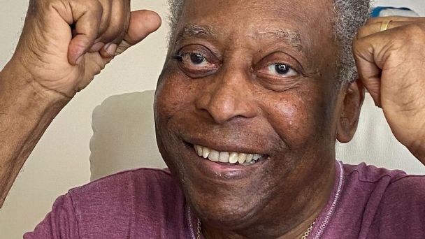 Pelé cumple un mes hospitalizado sin reporte de mejoría