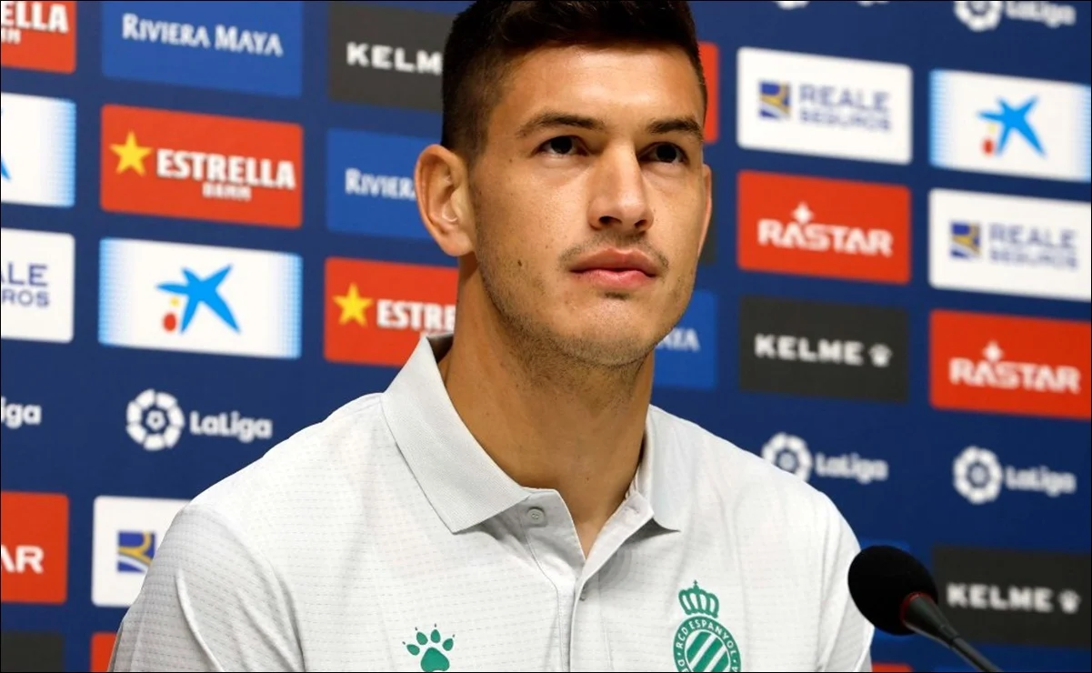 Espanyol presenta oficialmente al mexicano César Montes como su jugador