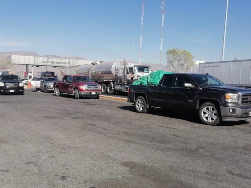 Caravana de más de 2 mil autos de paisanos pasa por NL rumbo a SLP