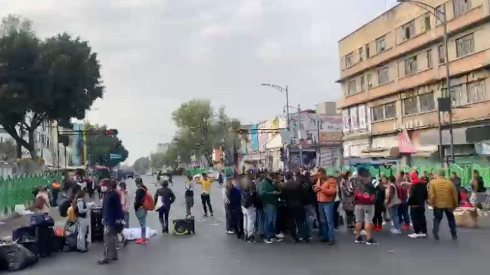 Desalojan a 20 familias en la Merced y bloquean Circunvalación