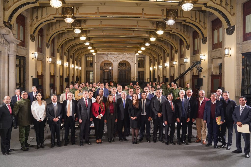 López Obrador se reunió con gobernadores en Palacio Nacional