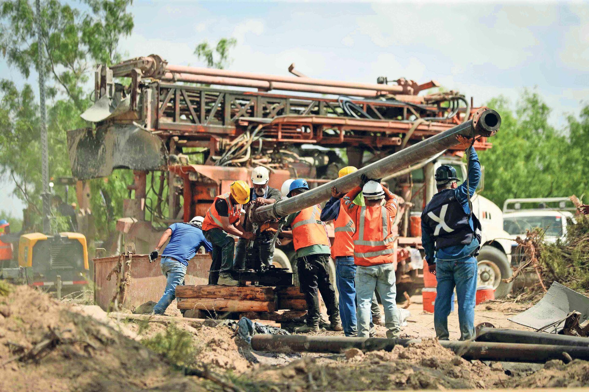 Cuerpos de mineros de “El Pinabete” están cerca de ser rescatados, asegura AMLO