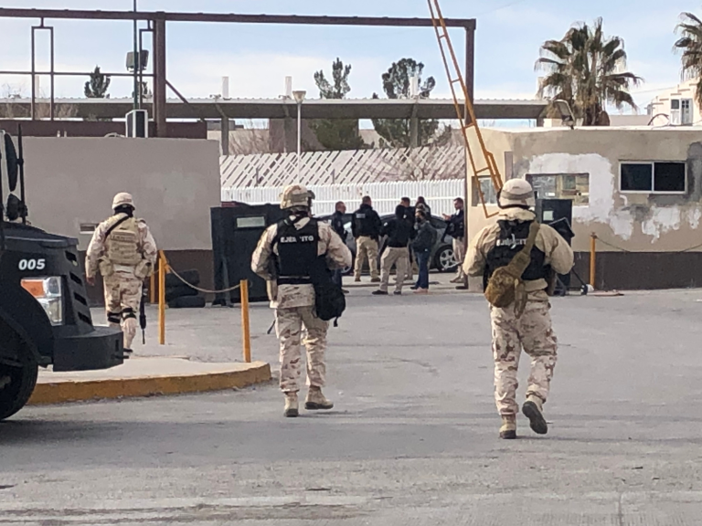 Suman 17 personas muertas y 27 reos fugados tras ataque en penal de Ciudad Juárez