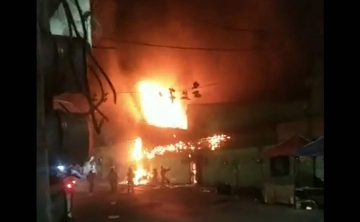 Se incendia el mercado 'Hermenegildo Galeana' en Cuautla, Morelos