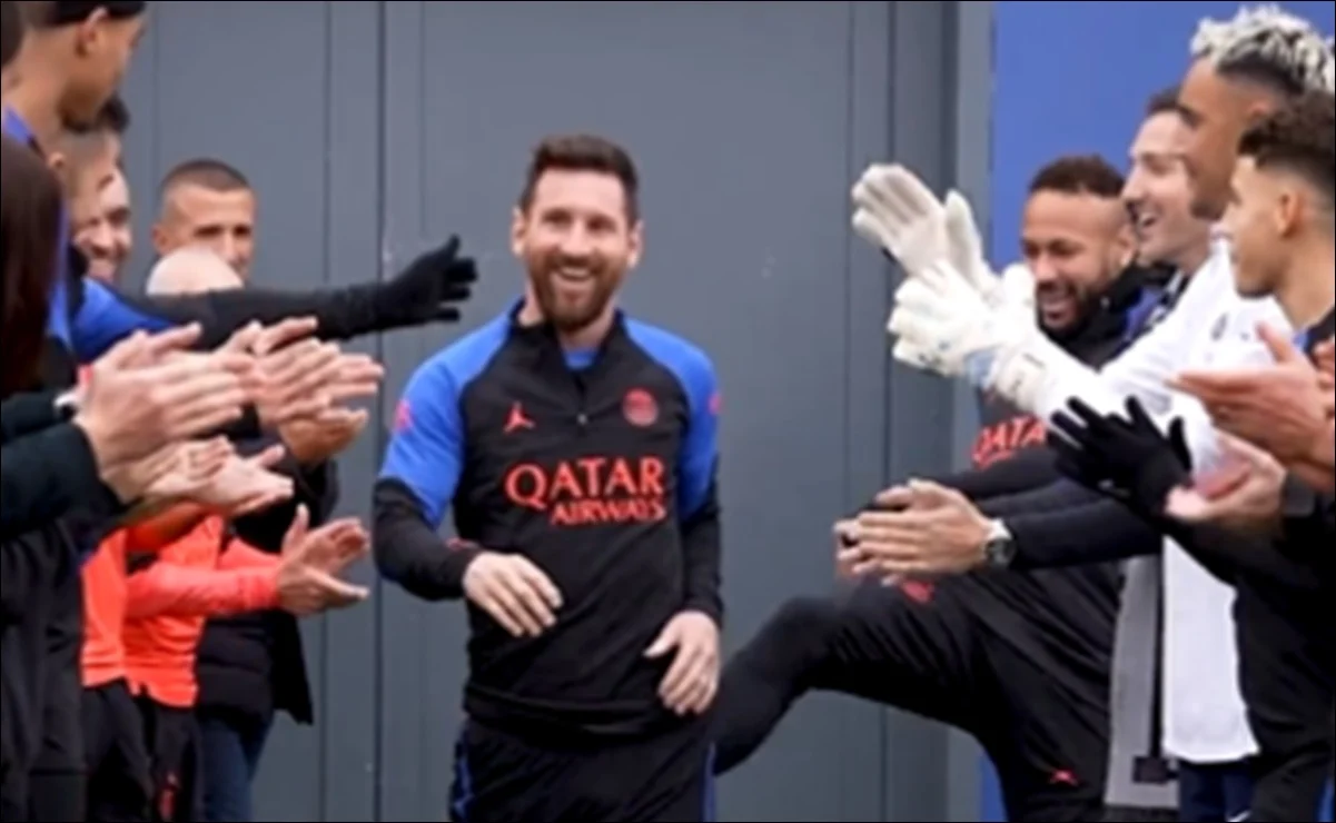 Messi vive emotivo recibimiento en el entrenamiento del PSG