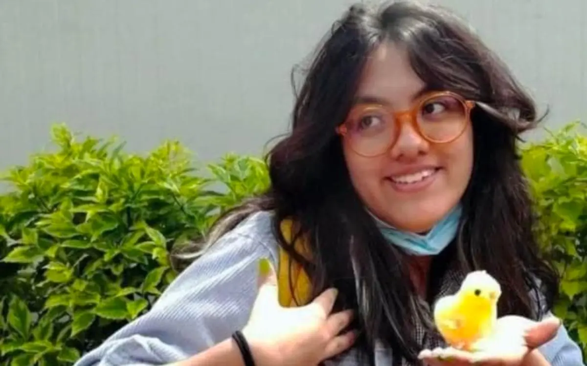 Familiares y amigos dan el último adiós a Yaretzi, víctima mortal de choque del Metro CDMX