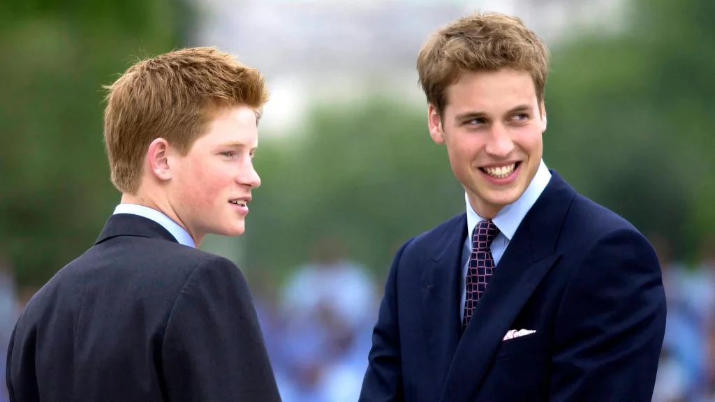 Príncipe Harry acusa que su hermano William lo golpeó durante discusión