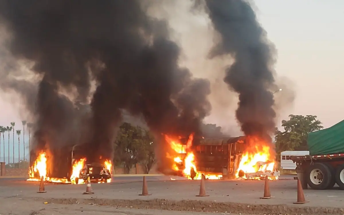 Embajada de EU alerta por balaceras y bloqueos en Culiacán