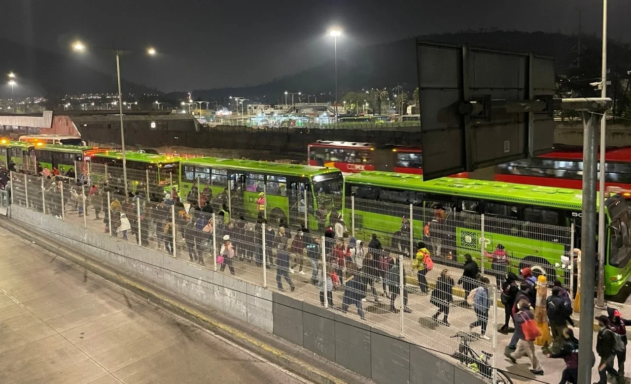 Mañana de caso en Indios Verdes por suspensión del servicio del Metro tras accidente