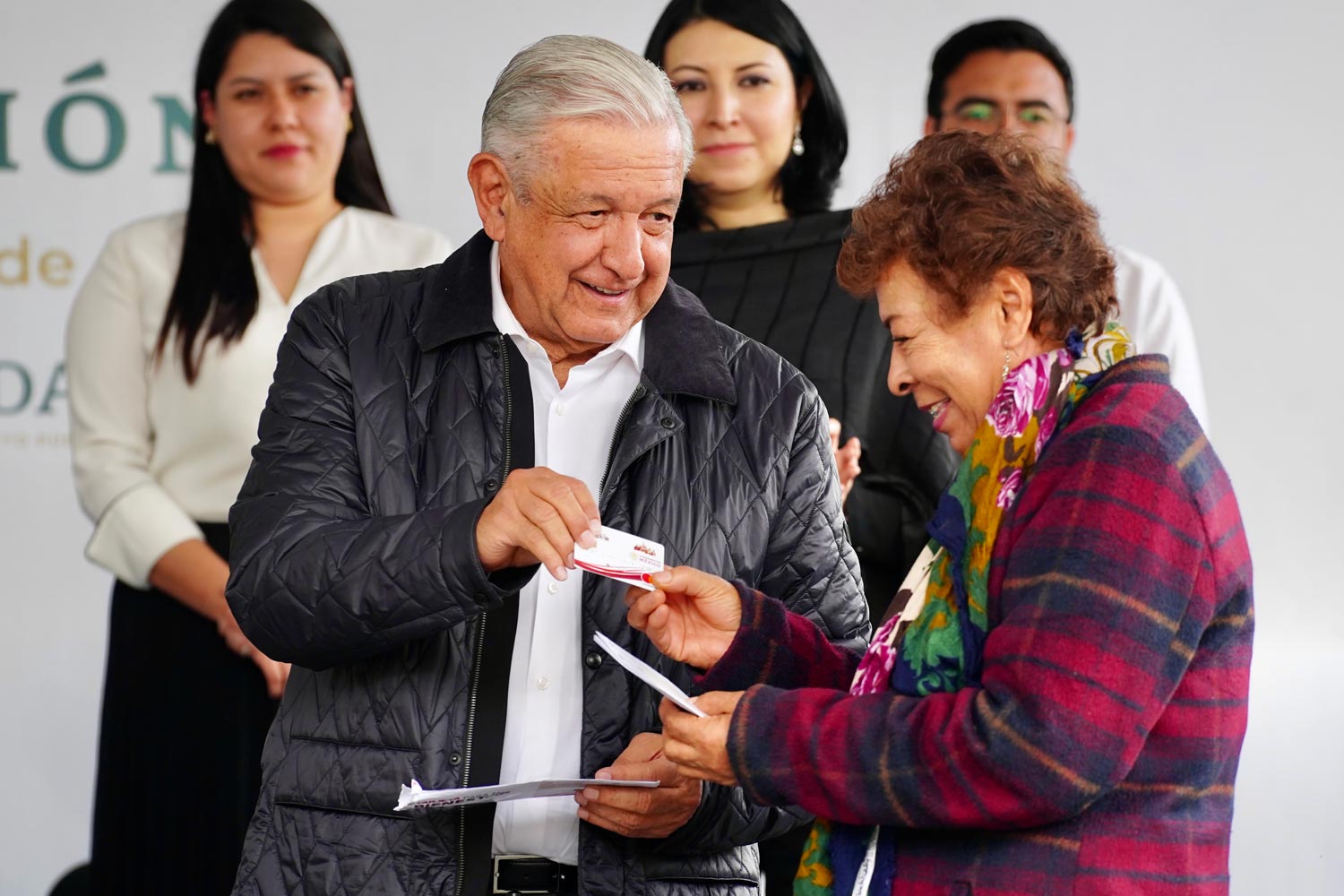 Beneficiarios de Pensión del Bienestar en Edomex y Coahuila recibirán doble pago el próximo bimestre