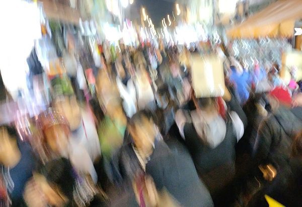 Matan a comerciantes de juguetes en medio de bazar de CDMX