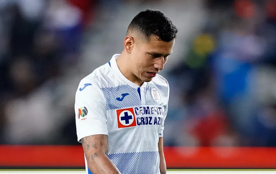 El 'Cata' Domínguez se queda en Cruz Azul tras polémica por fiesta infantil con temática narco