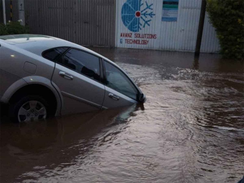 Megafuga de agua en el Sistema Cutzamala causa inundaciones y socavón en Ecatepec