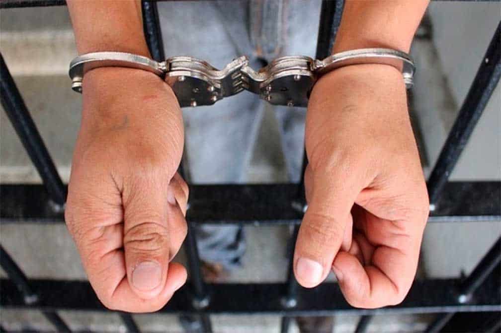 Dan 18 años de cárcel a maestro de secundaria en Iztapalapa por pederastía