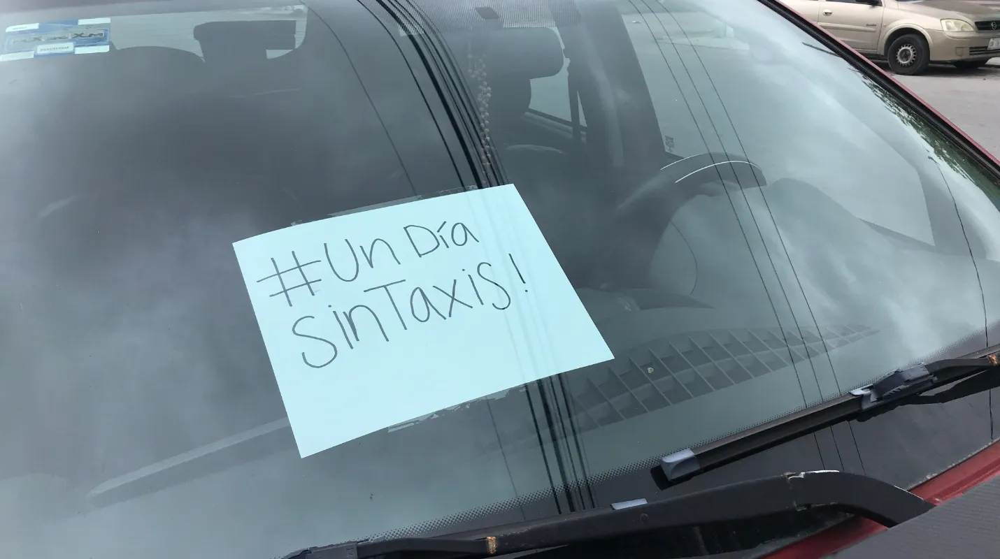 #UnDíaSinTaxis: Operadores de Uber en Cancún ofrecerán viajes gratis ante agresiones