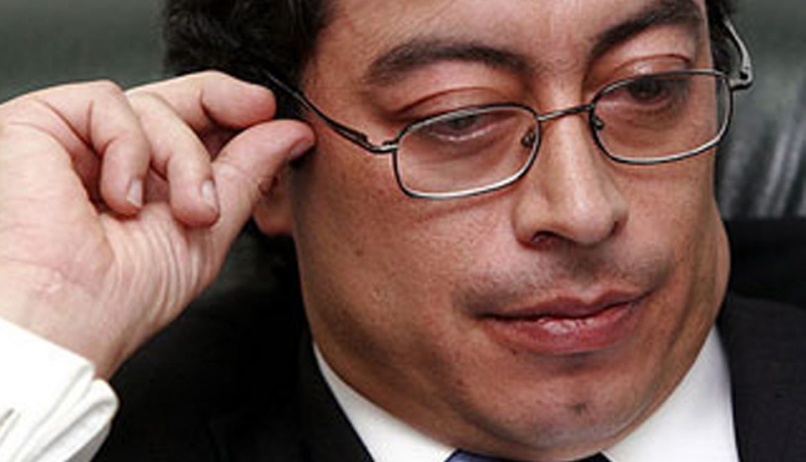 Avión en que viajaba el presidente de Colombia fue impactado por un rayo