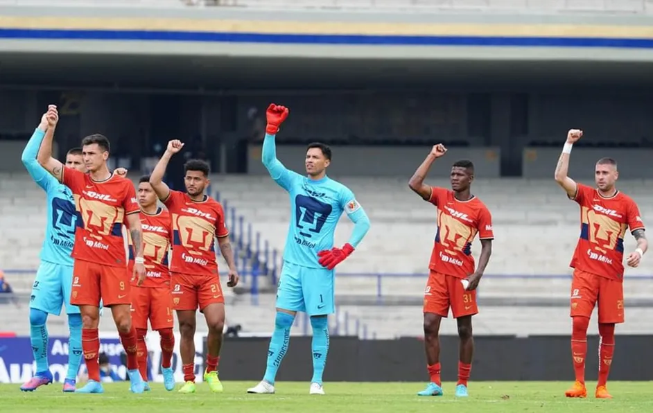 Playera de Pumas es elegida como la más bonita del mundo