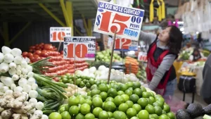 Este año “va a bajar la inflación” en México, asegura AMLO