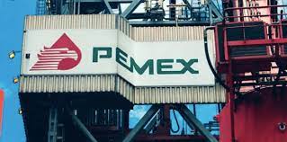 Gobierno podría transferir deuda de Pemex a Hacienda, anuncia AMLO