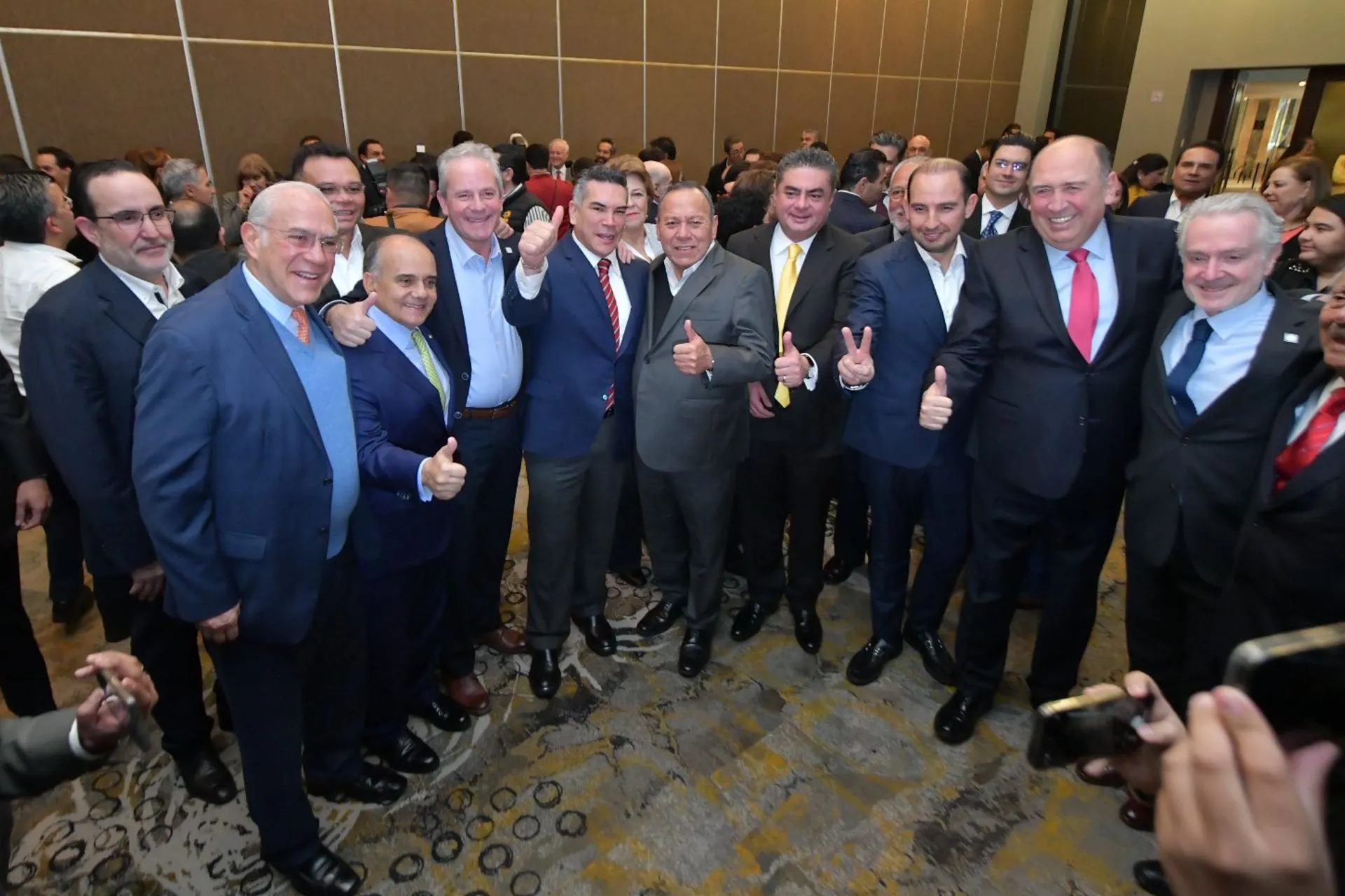 PAN, PRI y PRD anuncian que reviven a 'Va por México' para elecciones de 2023 y 2024