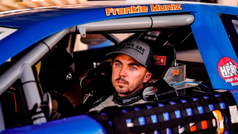 Frankie Muniz, de “Malcolm in the Middle”, competirá como piloto profesional de NASCAR