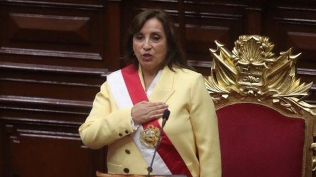 La presidenta de Perú pide al Congreso adelantar las elecciones ante protestas