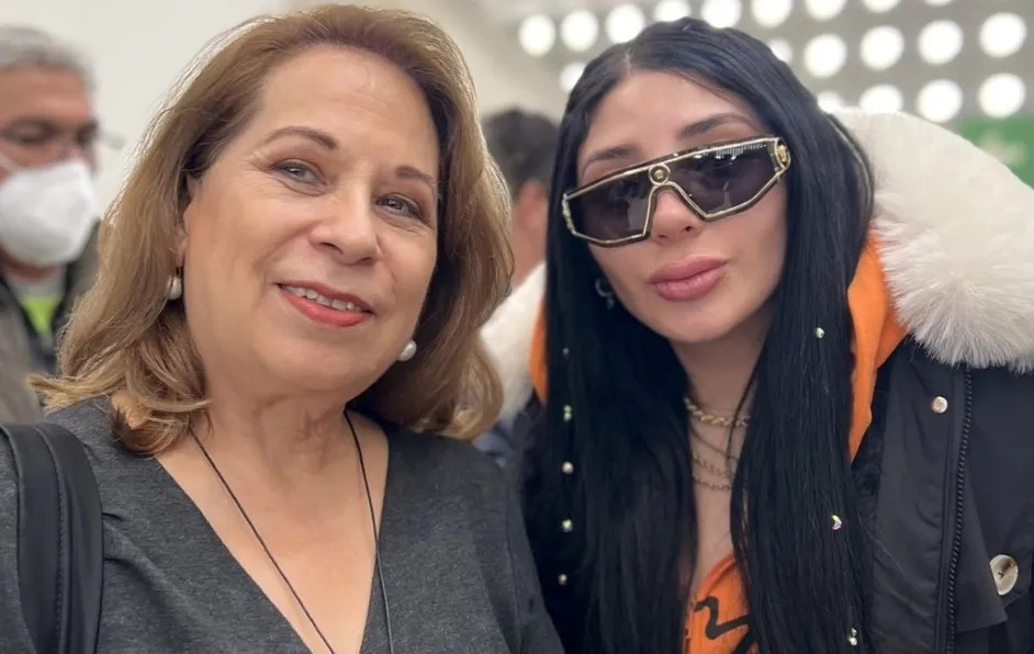 “Un orgullo para todas las gatitas”: Senadora morenista presume foto con Bellakath