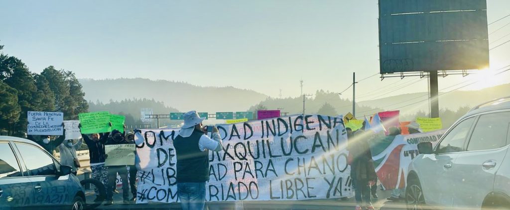 Comuneros bloquean la México-Toluca para exigir liberación de presos