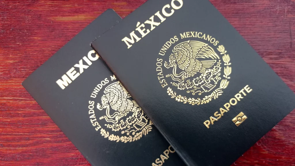 El pasaporte electrónico ahora será admitido como identificación oficial en bancos México