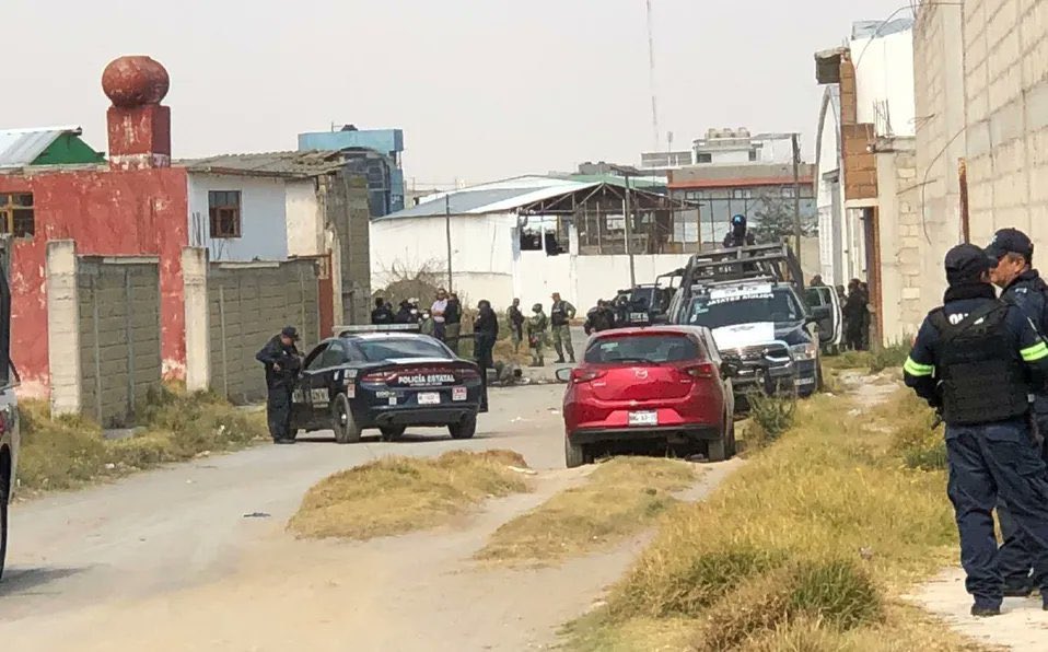 Localizan paquetes con restos humanos en predio en Tenango del Valle, Edomex