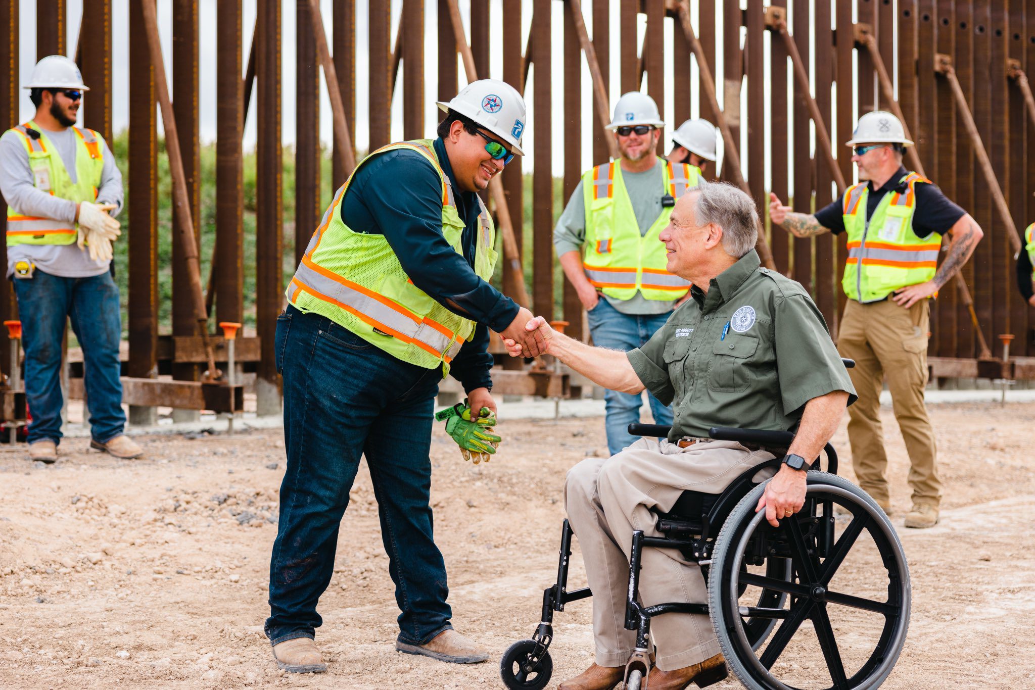 Texas nombra a un 'zar' fronterizo para acelerar construcción del muro con México