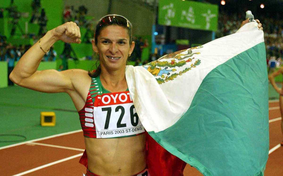 Ana Guevara reconoce a Kiril Todorov como presidente de la Federación Mexicana de Natación