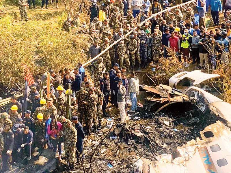 68 personas murieron en fatal accidente de avión en Nepal #VIDEOS