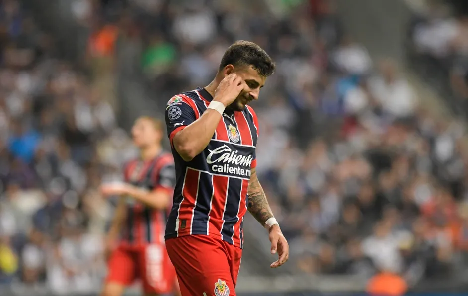 Alexis Vega es baja de Chivas hasta ocho semanas tras operación