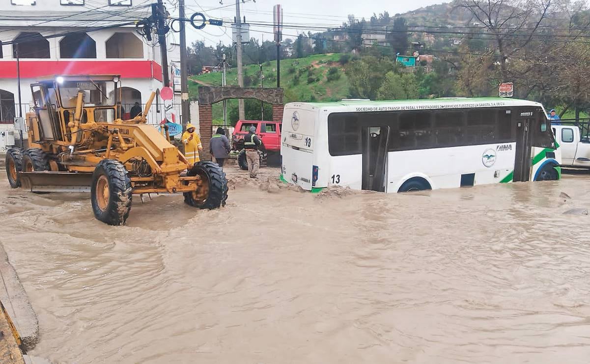 Suman cuatro muertos, entre ellos dos menores, por fuertes lluvias en Baja California