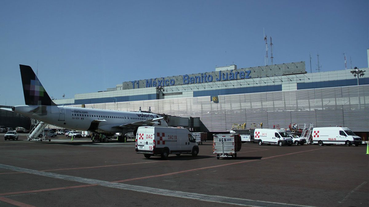 AMLO afirma que se buscará consenso previo a decreto para frenar carga en el AICM