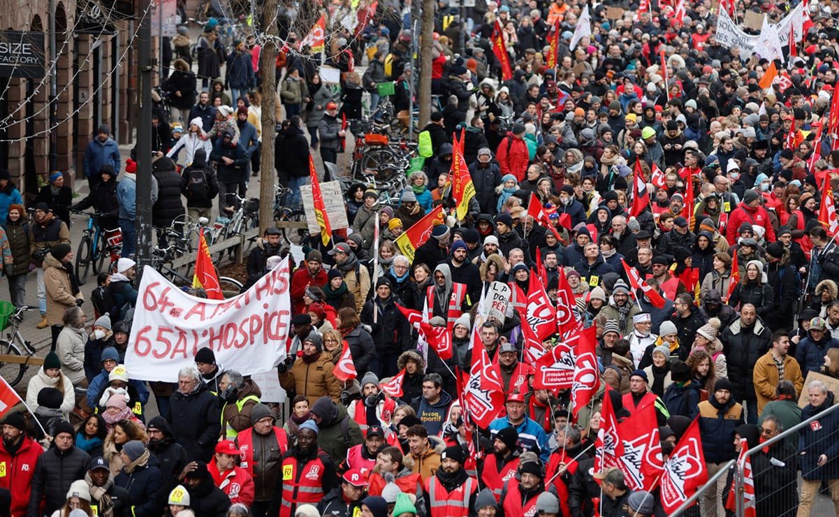 Protesta masiva contra reforma de pensiones de Macron paraliza a Francia