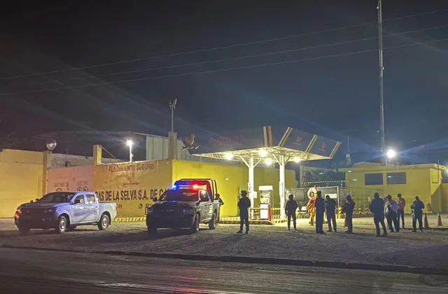 Atacan gasera en Acayucan, Veracruz, con bombas molotov