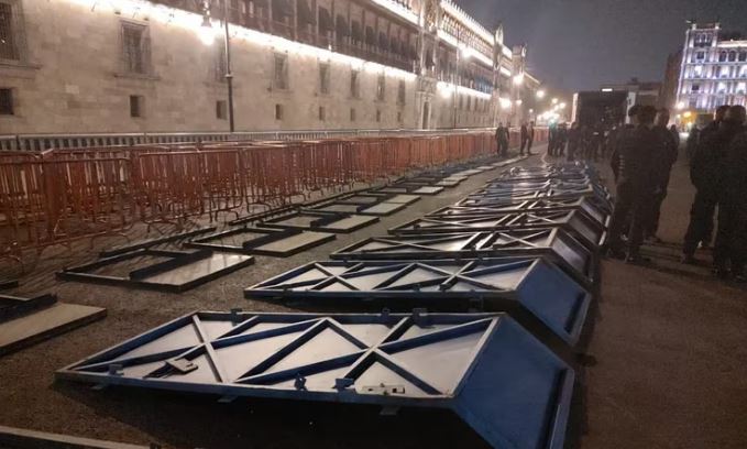 AMLO defiende vallado de edificios ante marcha contra la Guardia Nacional en el Metro