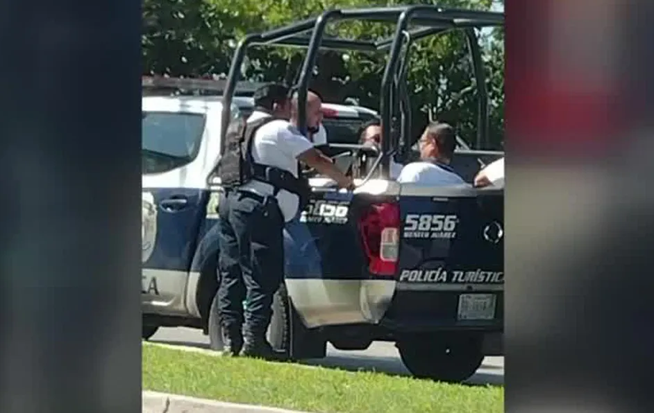 Embajada de EU emite alerta de seguridad por múltiples agresiones de taxistas en QRoo #VIDEOS