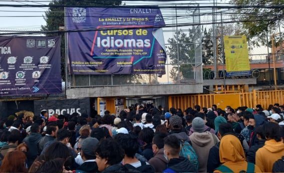 Encapuchados toman instalaciones de la Prepa 5 de la UNAM