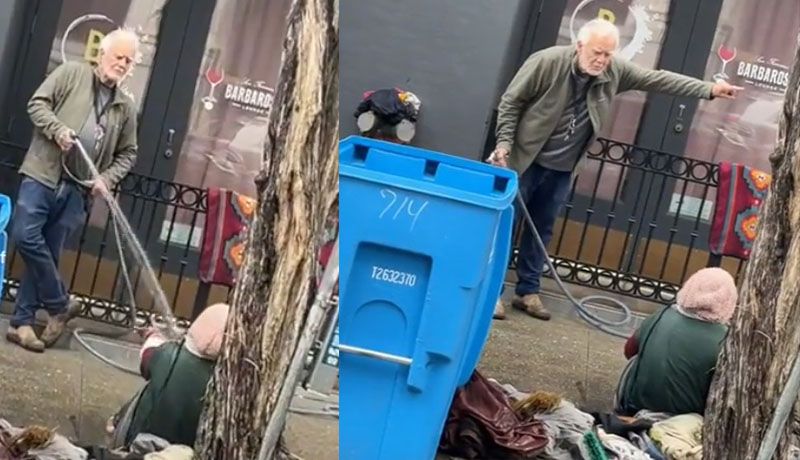 Baña con una manguera a una mujer en situación de calle en EU