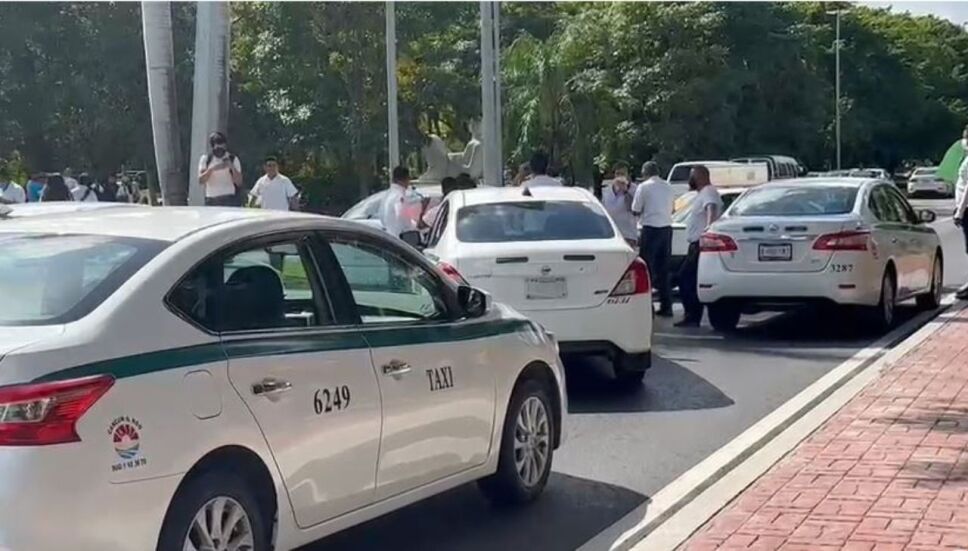 Bloqueos afectan la imagen de Cancún