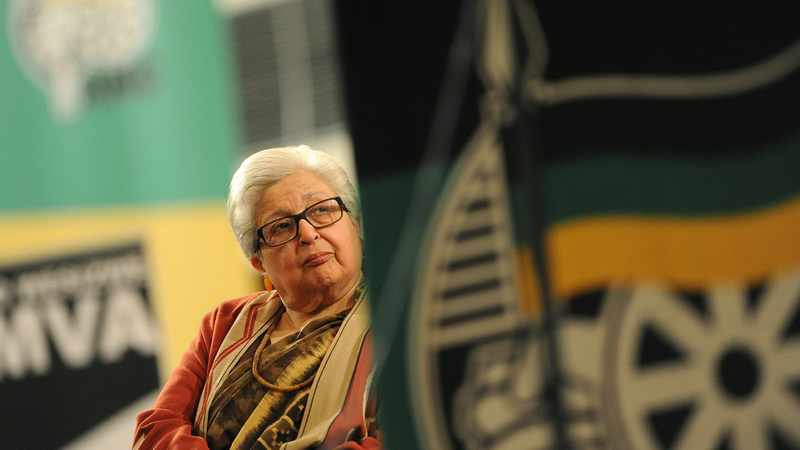 Frene Ginwala, presidenta del primer parlamento elegido democráticamente en Sudáfrica