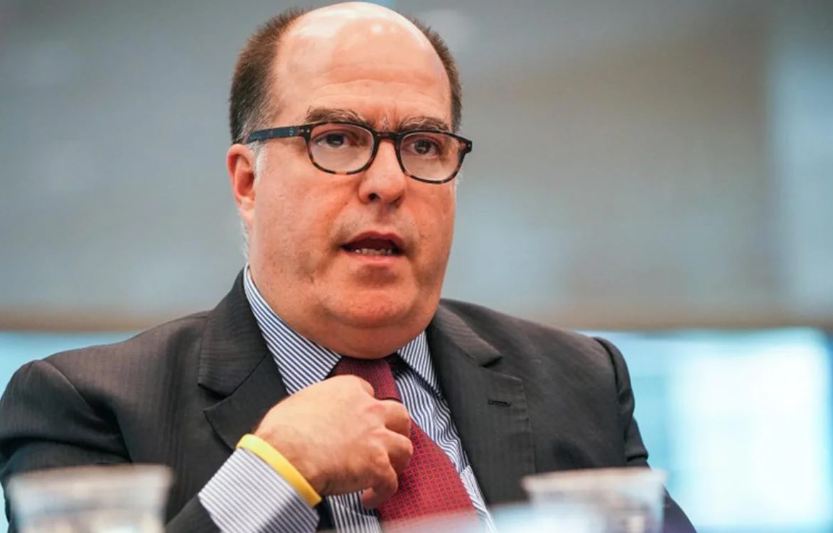 Ordenan en Venezuela la captura de Julio líder opositor Paco Zea